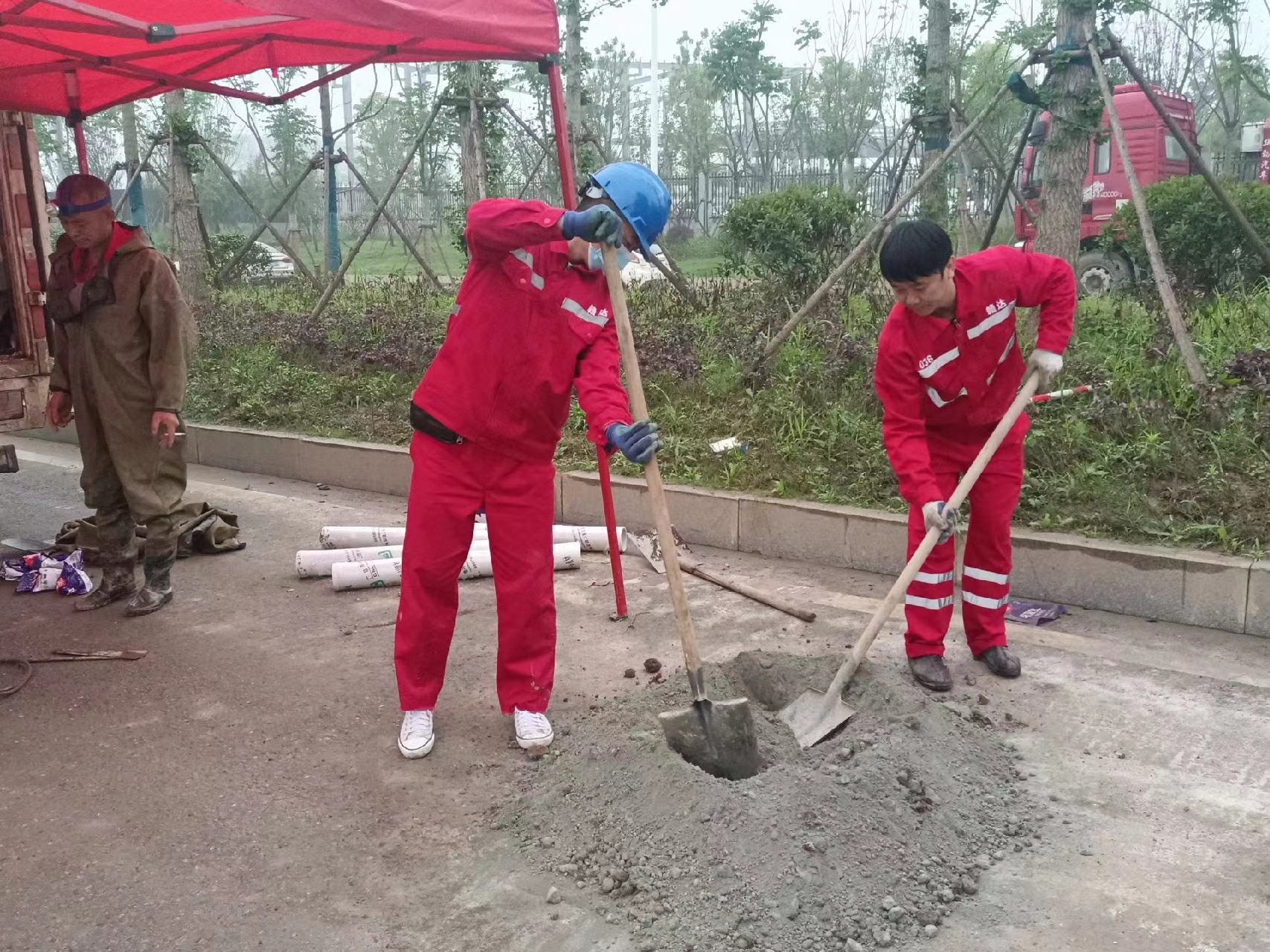 凤山管道疏通哪家好】及时进行市政管道清淤