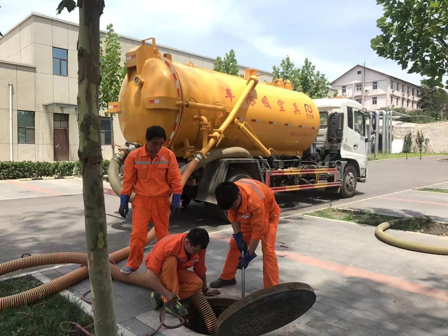凤山化粪池清理与5-8吨吸粪车施工效率分析